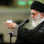 رهبر معظم انقلاب اسلامی در دیدار فرماندهان سپاه پاسداران : هیچ عاقلی نیروی دفاعی خود را کنار نمی گذارد